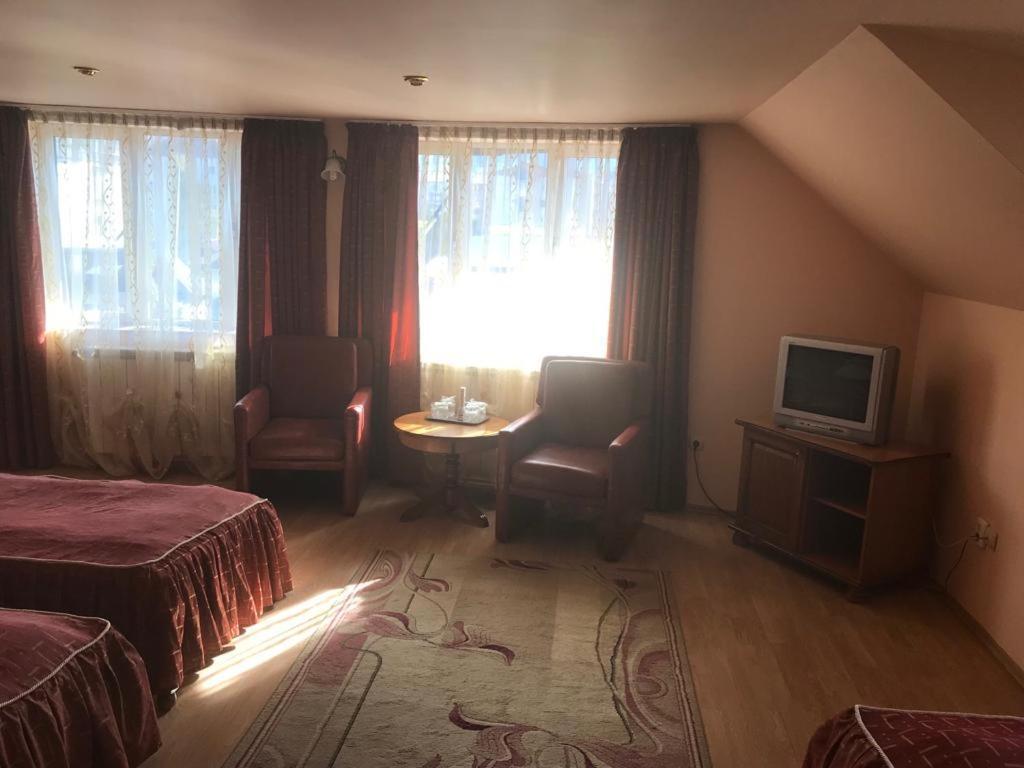 Hotel Cosmos Câmpulung Moldovenesc Екстериор снимка