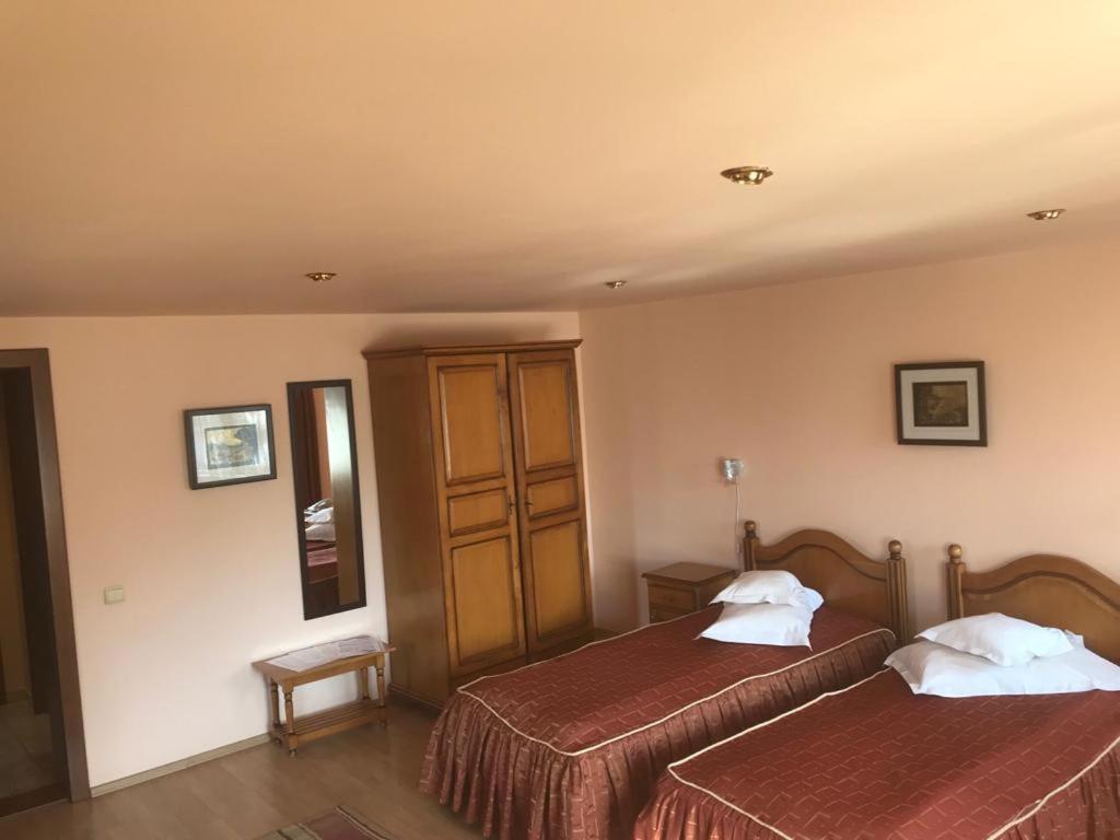 Hotel Cosmos Câmpulung Moldovenesc Екстериор снимка