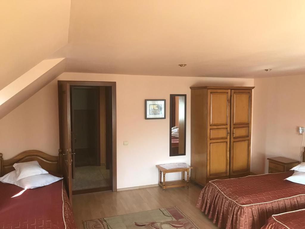 Hotel Cosmos Câmpulung Moldovenesc Екстериор снимка